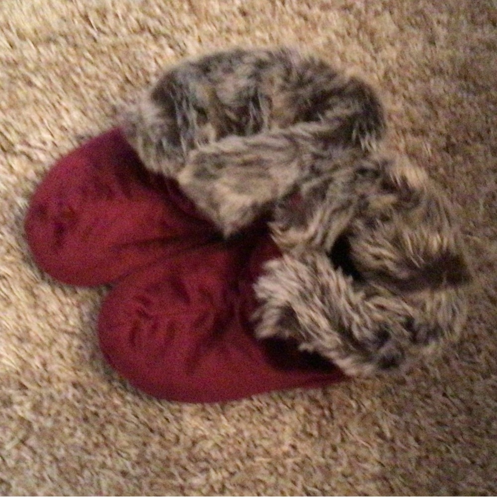 NEW-Massaging Booties Size S(6-8)